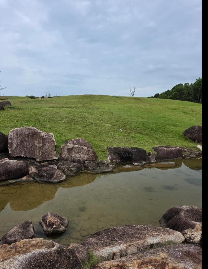 bukit danau sebong lagoi